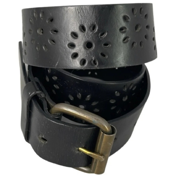 VINTAGE Black Bonded Leather Floral Eyelet Cutout Wide Belt Brass Buckle Size L - Picture 10 of 10